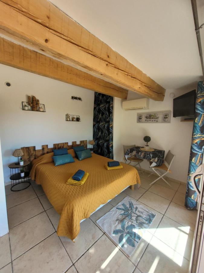 Studio Dans Maisonnette En Pierre Le Castellet  Exterior photo